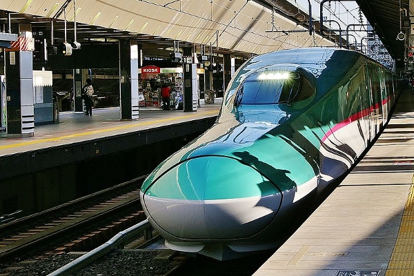 รถไฟชินคันเซ็น Shinkansen Hayabusa ประเทศญี่ปุ่น