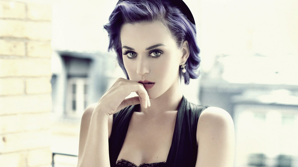 Katheryn Elizabeth Hudson (a.k.a. Katy Perry)
