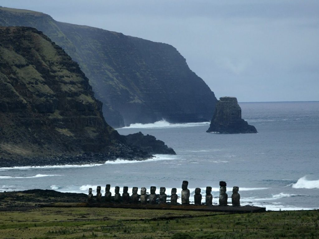 โมอายแห่งเกาะอีสเตอร์ ( Moai Easter Island )
