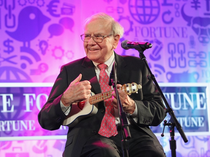 Warren Buffett (นักลงทุน-มหาเศรษฐี) 