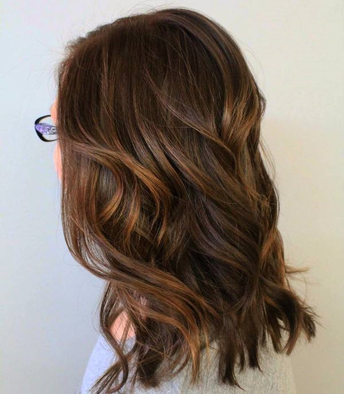 20-medium-layered-brown-hair-with-subtle-highlights