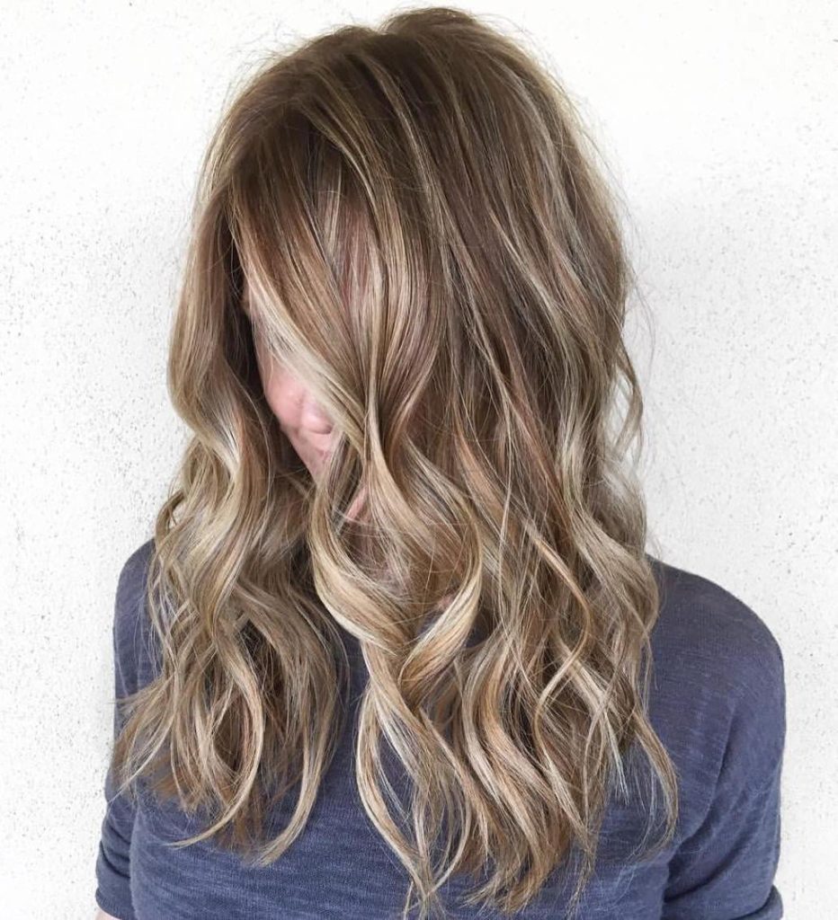 5-wavy-brown-hair-with-highlights
