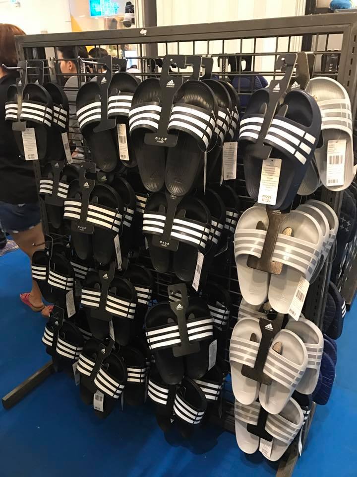 รองเท้าแตะ Adidas Sale 10%