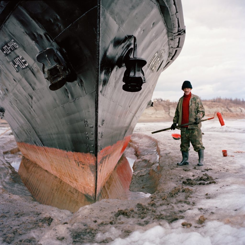 กะลาสีเรือ Vladimir Egorevich กลางทะเลน้ำแข็ง
