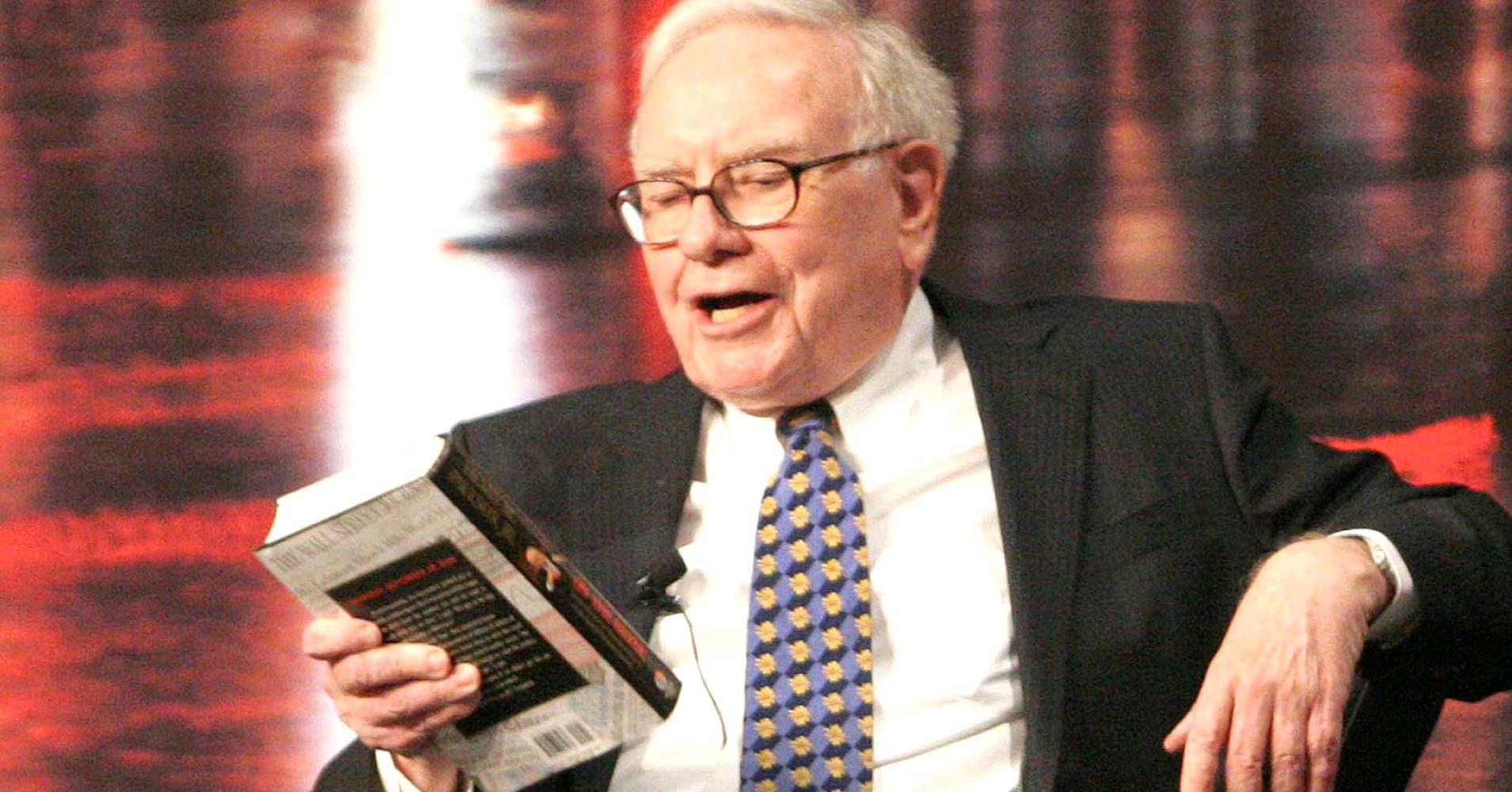  Warren Buffett  มักจะตื่นมาอ่านหนังสือ