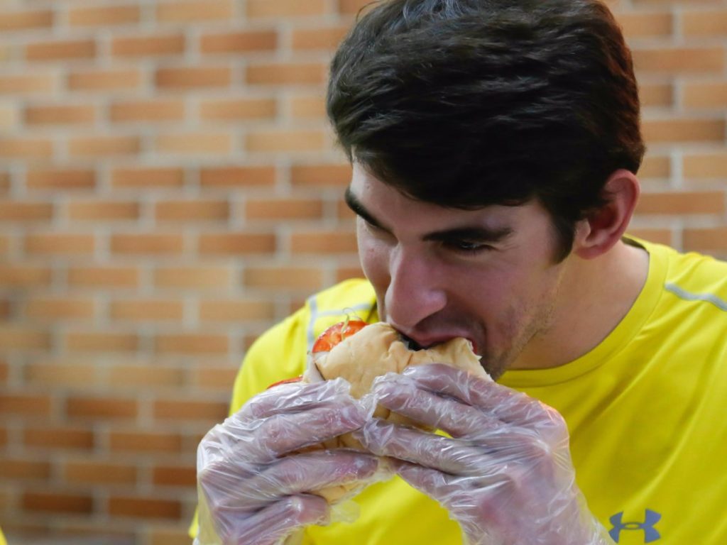 มื้อเที่ยง-Michael Phelps–มื้อใหญ่หนักเนื้อ