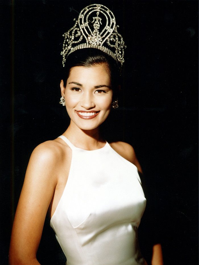 Brook Mahealani Lee (Miss Universe 1997)