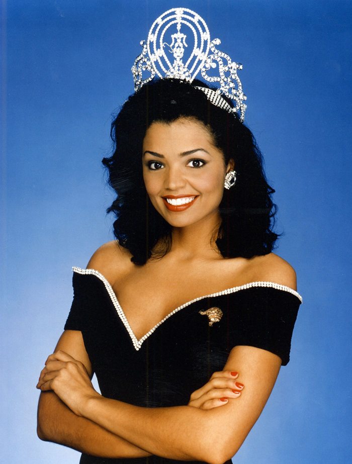 Chelsi Smith (Miss Universe 1995)