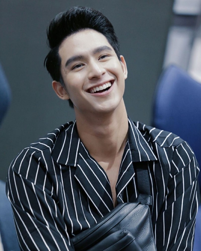 ยิ้มกว้างล้านไลก์! เปิดวาร์ป 8 ดาราคนดัง ที่จัดเป็นหนุ่มสาวยิ้มกว้าง ...